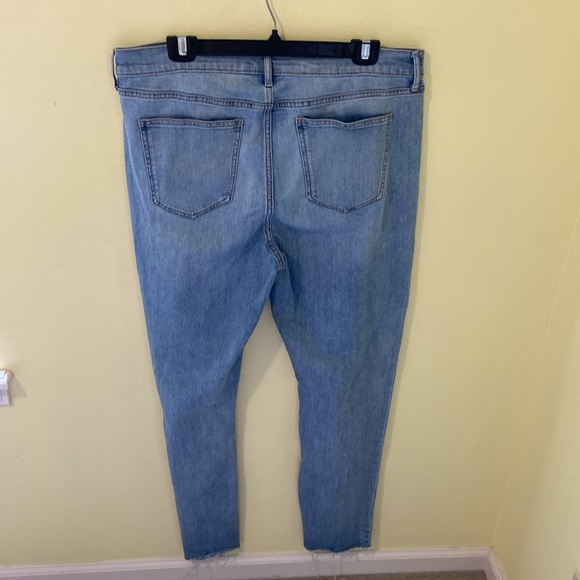 Old Navy Jeans - Picture 2 of 4